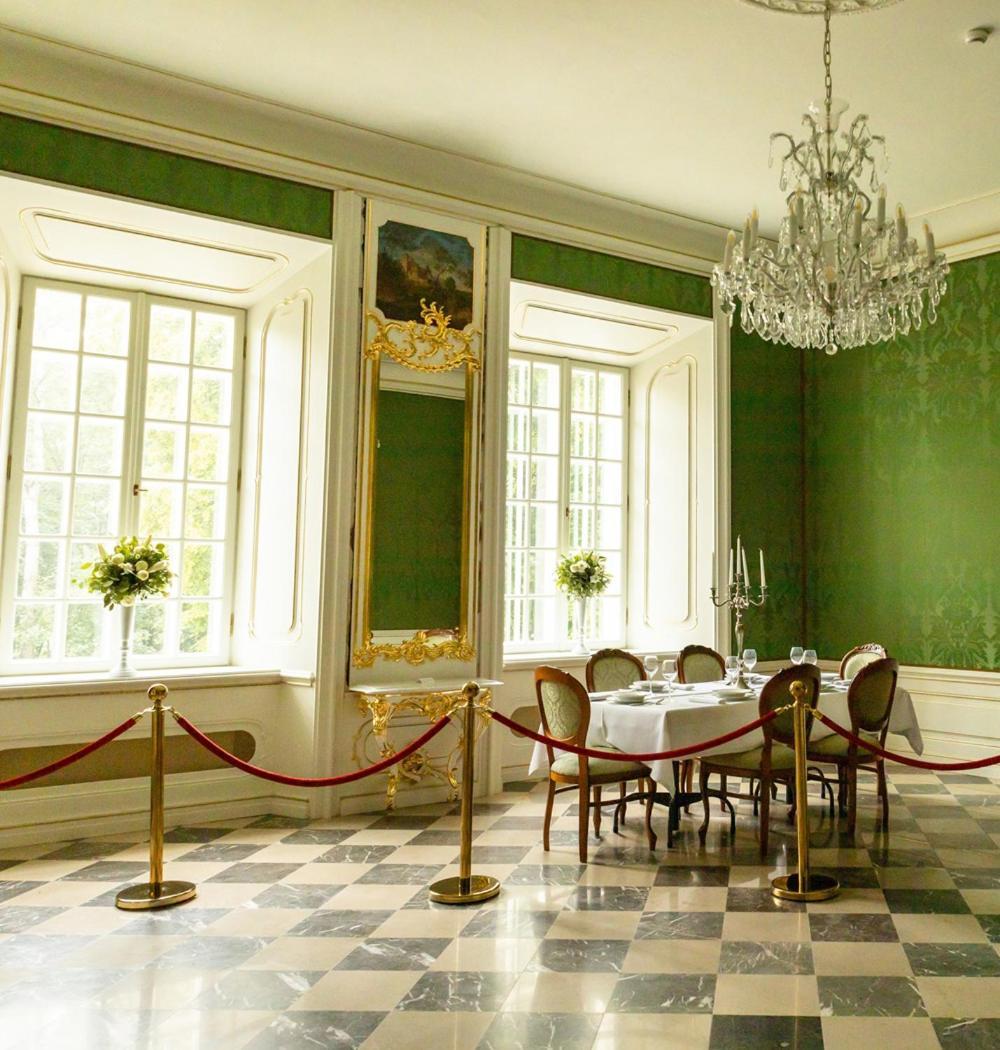 Palac W Kurozwekach Kurozwęki Extérieur photo